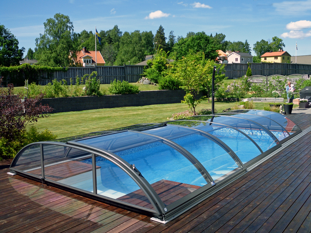 Pool enclosure AZURE flat compact - compact polycarbonate solution